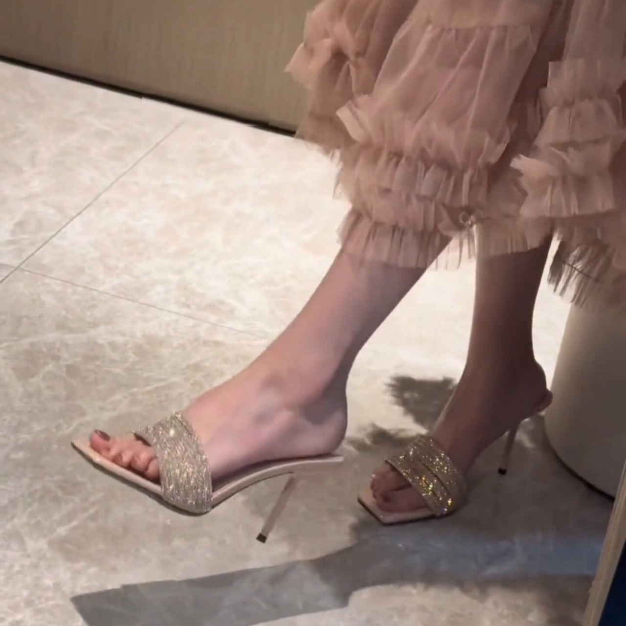 Luxuriöse Kristall-Sandalen mi – Street Fashion Luxury Bewertung und Preis
